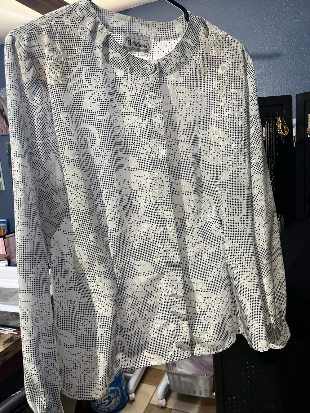 Notations Cream and Gray Floral Print Button-Front Blouse